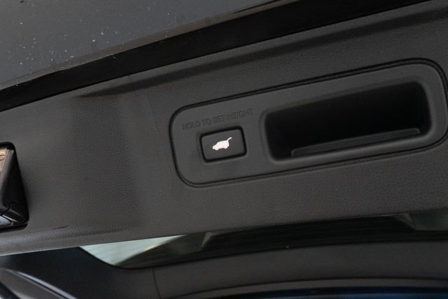 Used 2025 Honda Pilot EX-L image 14