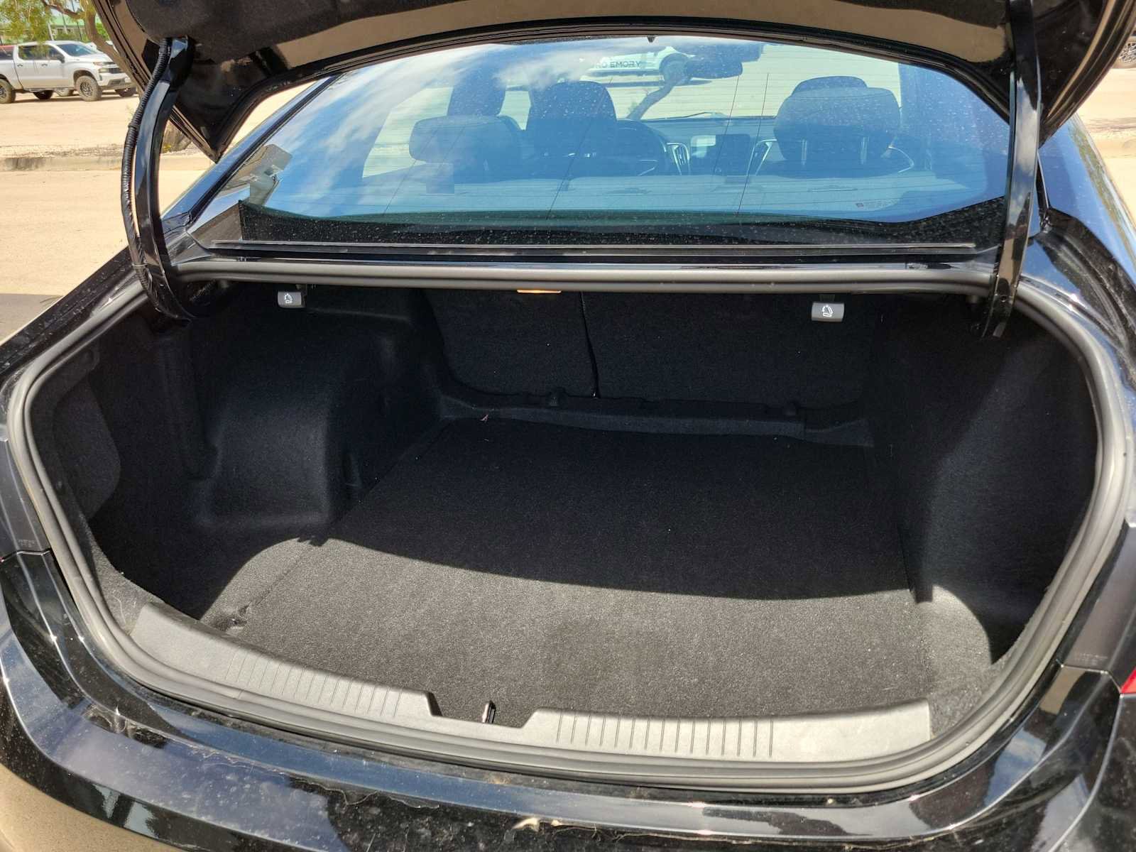 Used 2025 Chevrolet Malibu LT image 23