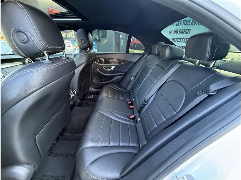 Used 2020 Mercedes-Benz C 300 Sedan image 22