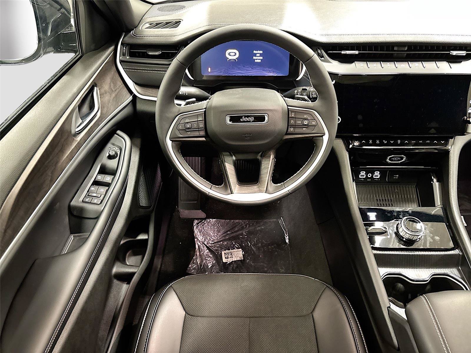 New 2026 Jeep Grand Cherokee L 4WD image 2
