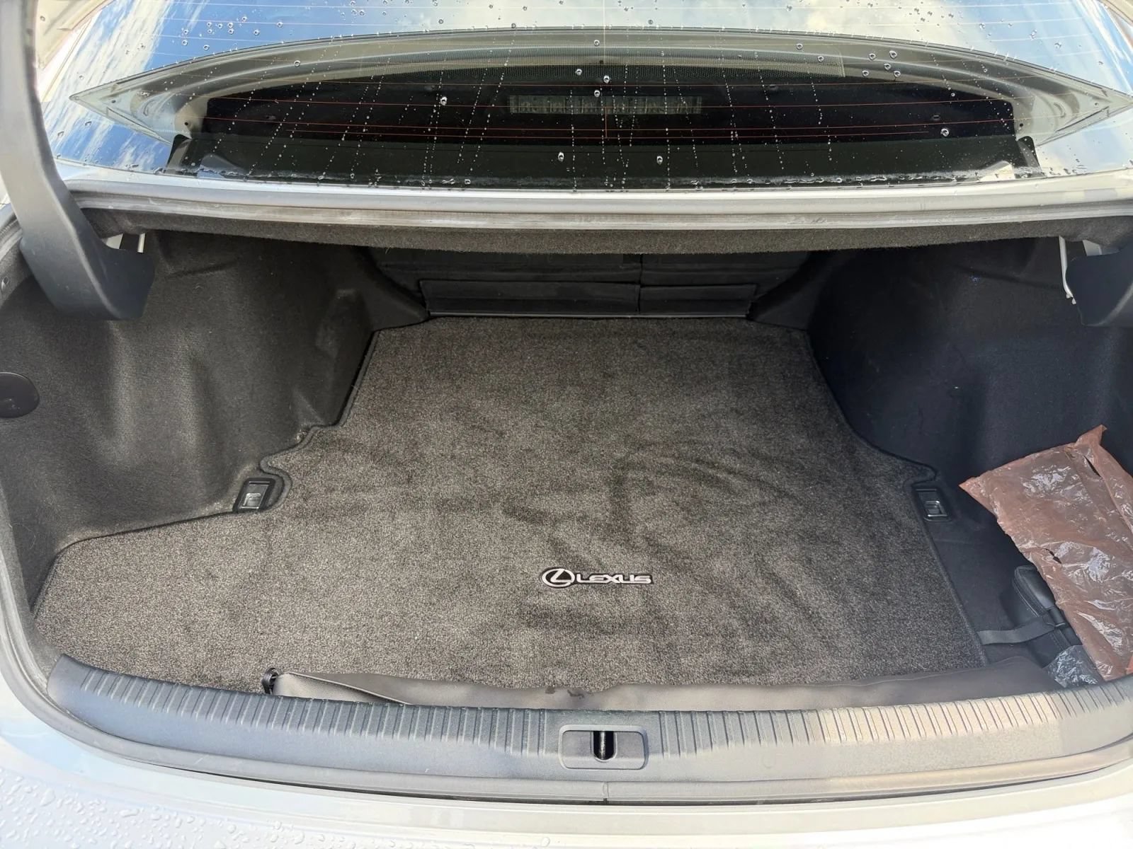 Used 2016 Lexus IS 200t RWD image 21