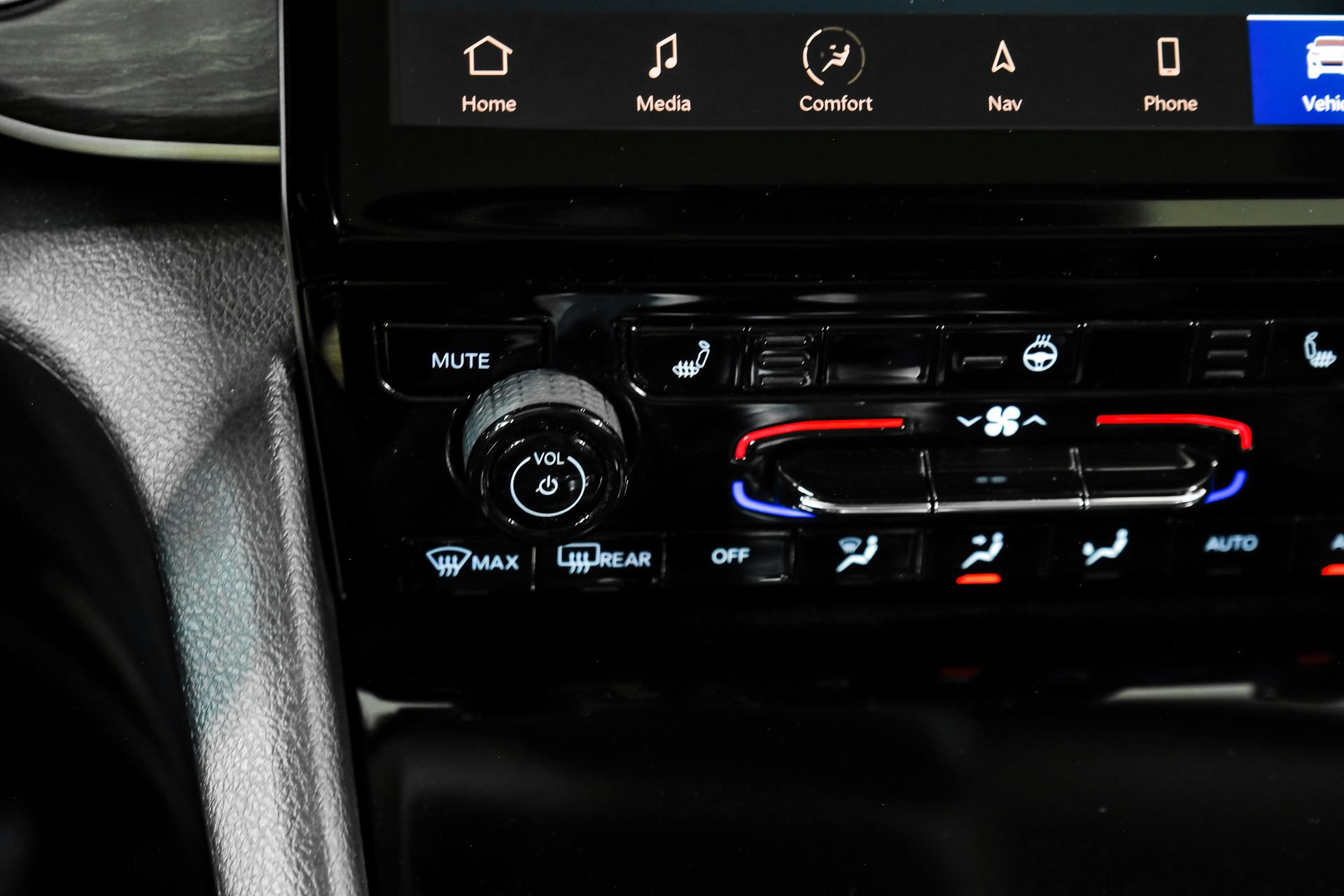 Used 2023 Jeep Grand Cherokee L Limited AWD/4WD image 31