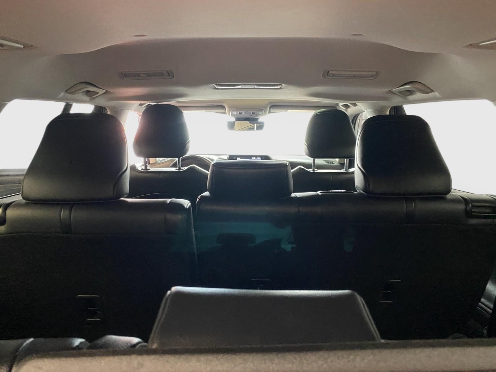 Used 2020 Toyota Highlander XLE AWD/4WD image 15