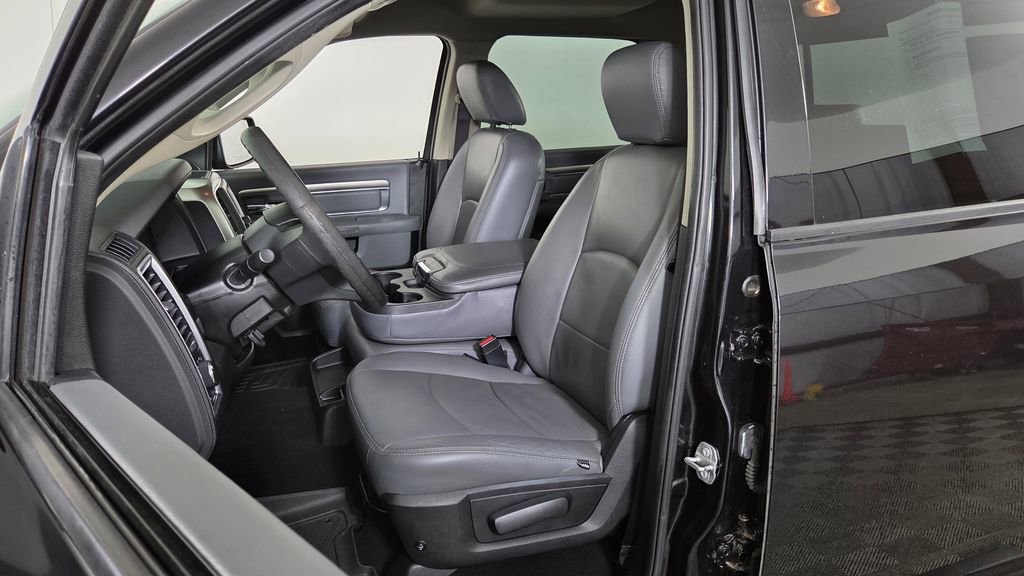 Used 2018 RAM 1500 Classic SLT AWD/4WD image 13