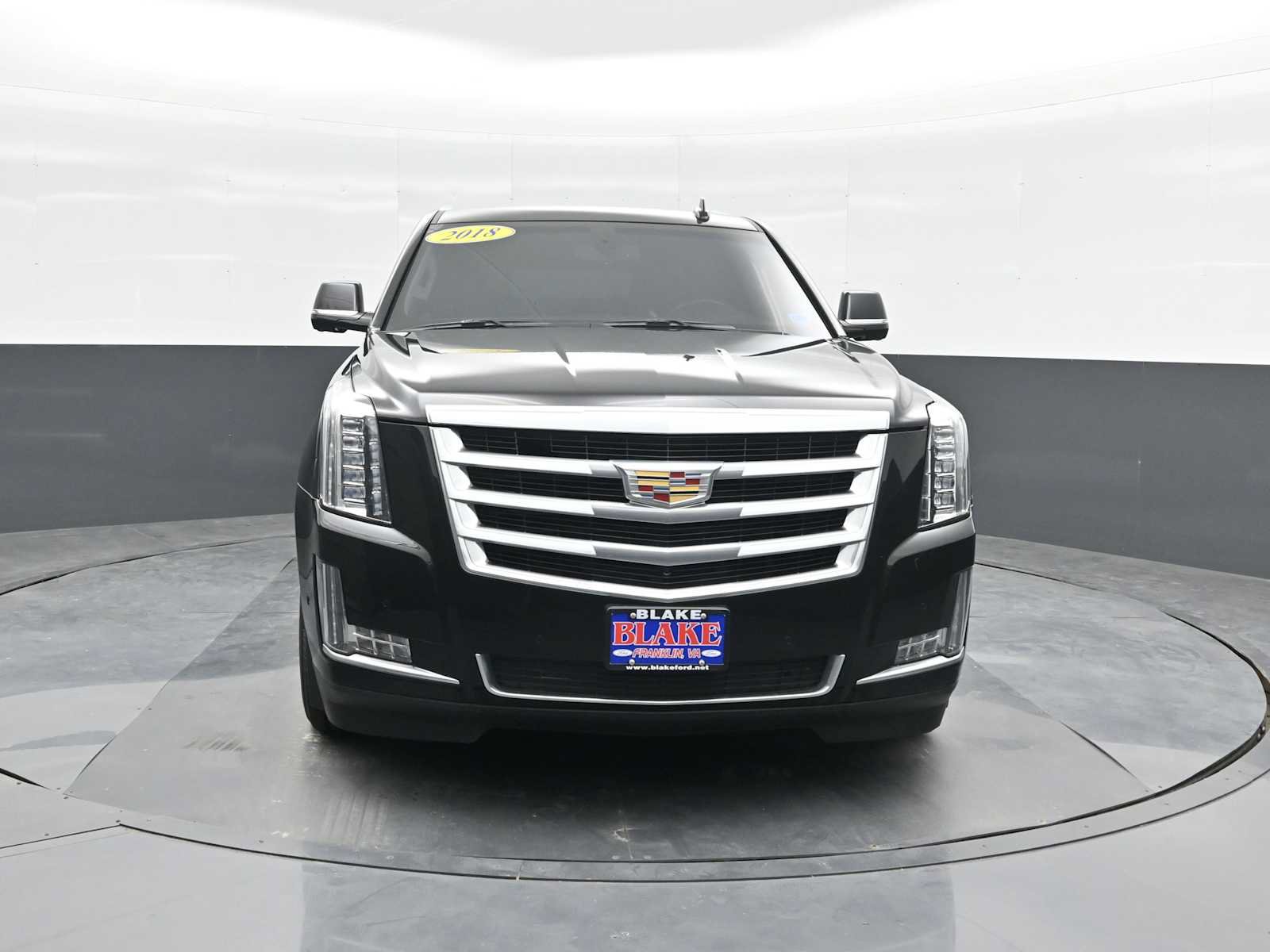 Used 2018 Cadillac Escalade 4WD image 3