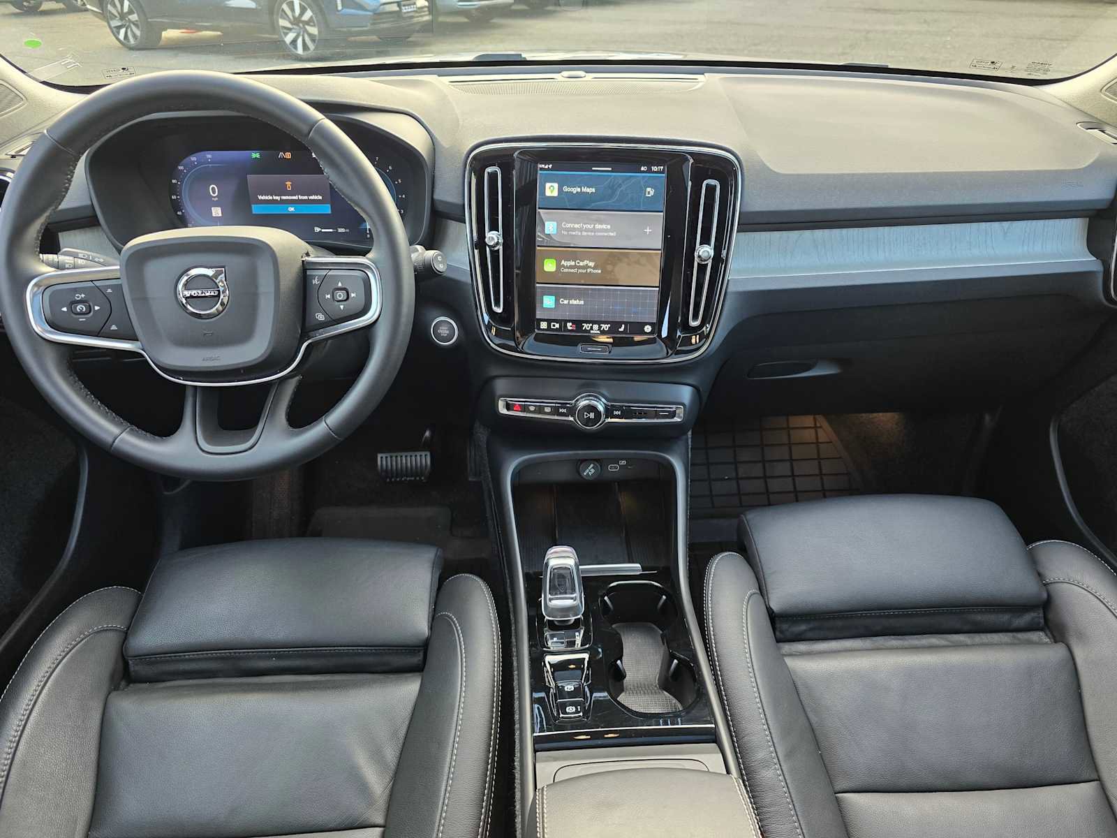 Certified 2025 Volvo XC40 B5 Plus w/ Climate Package image 18