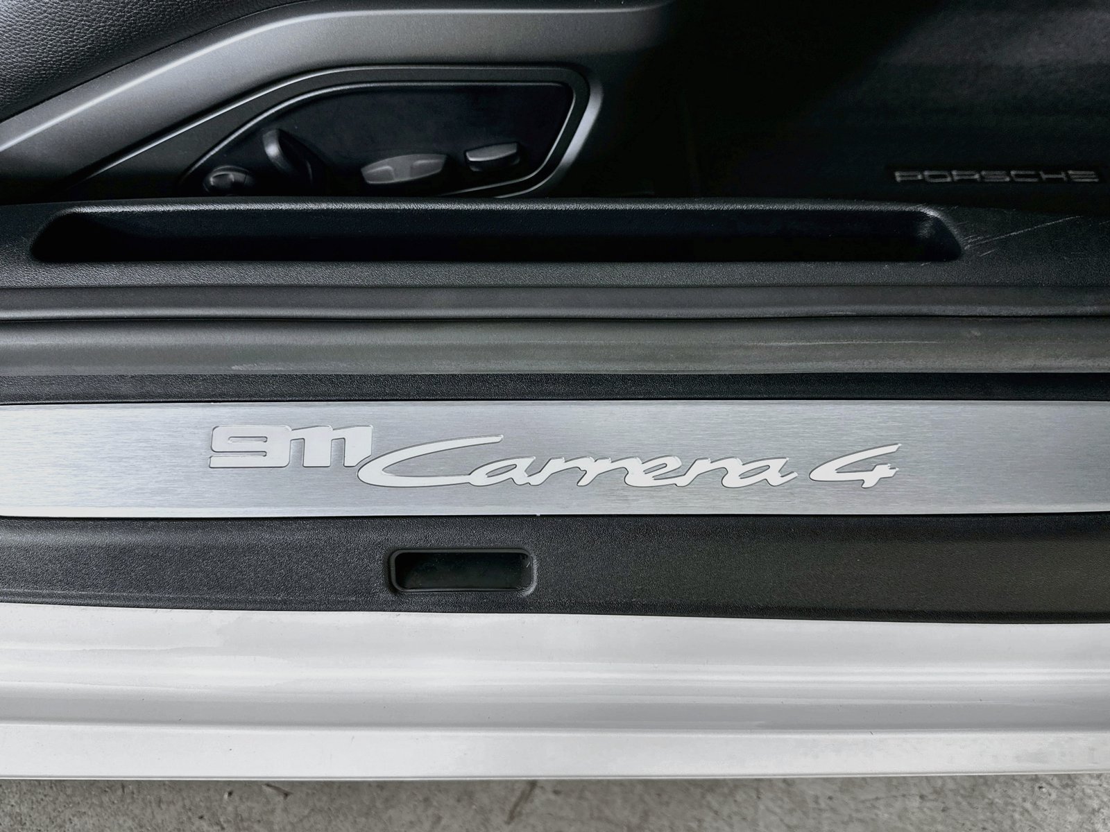 Used 2024 Porsche 911 Carrera 4 AWD/4WD image 50