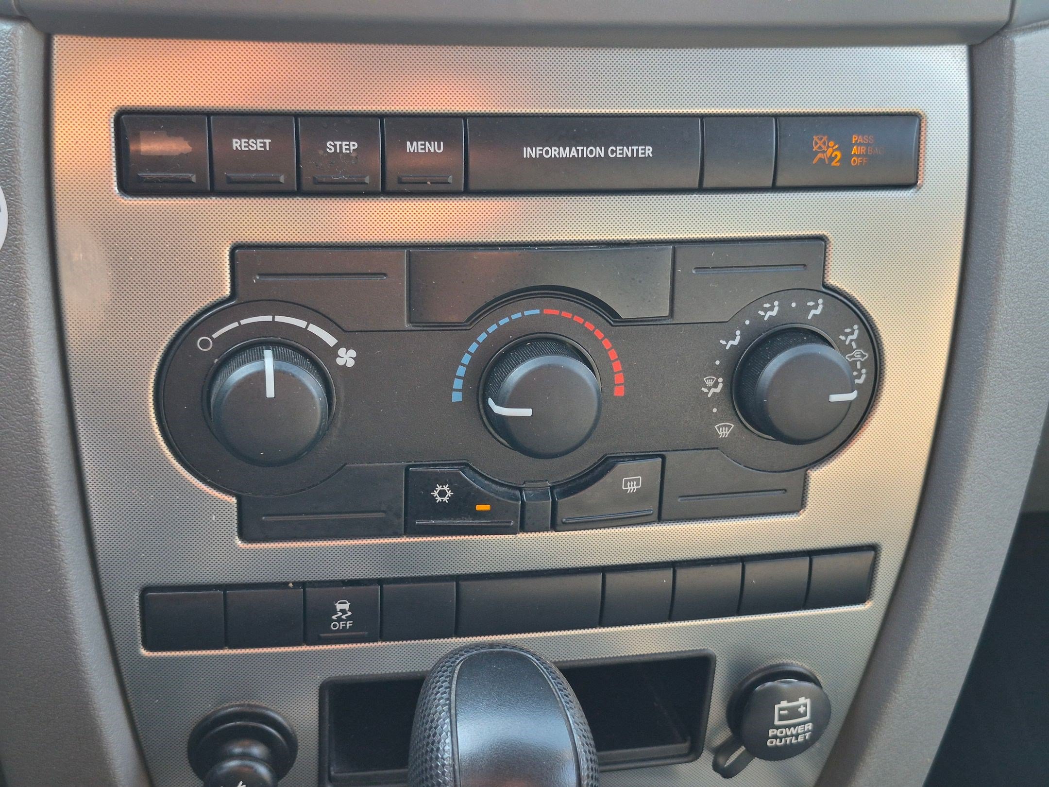 Used 2006 Jeep Grand Cherokee Laredo AWD/4WD image 22