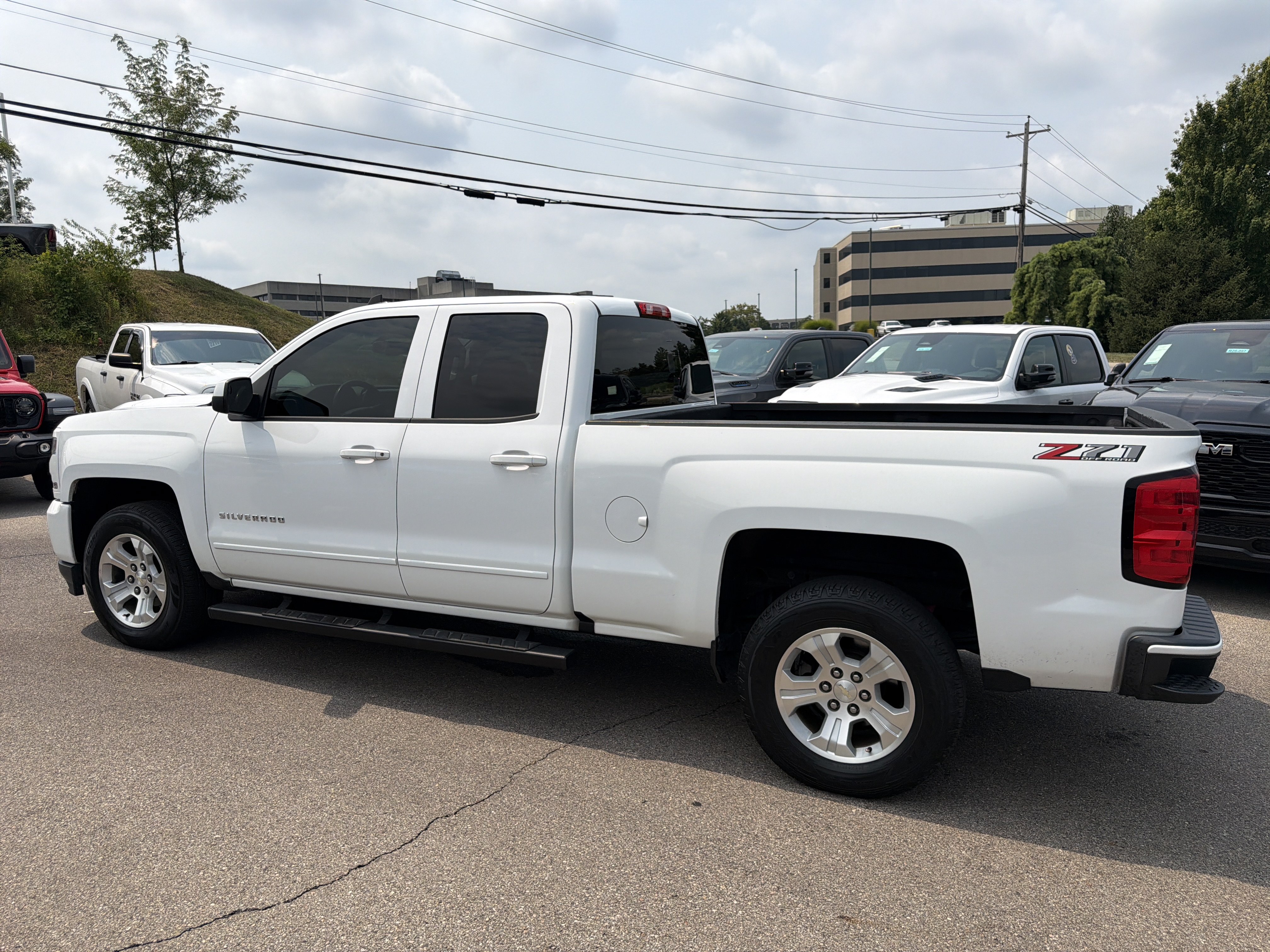Used 2019 Chevrolet Silverado 1500 LT w/ All Star Edition AWD/4WD image 7