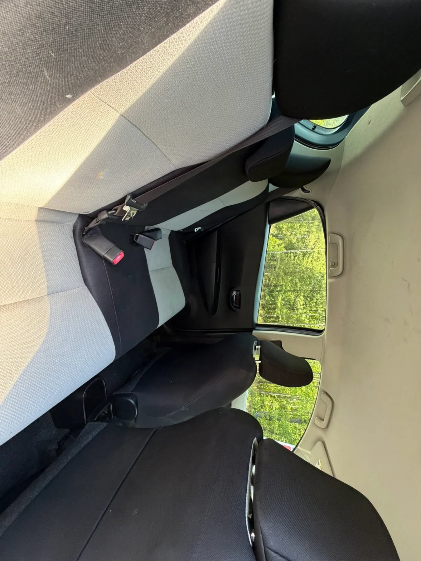 Used 2012 Toyota Yaris LE FWD image 27