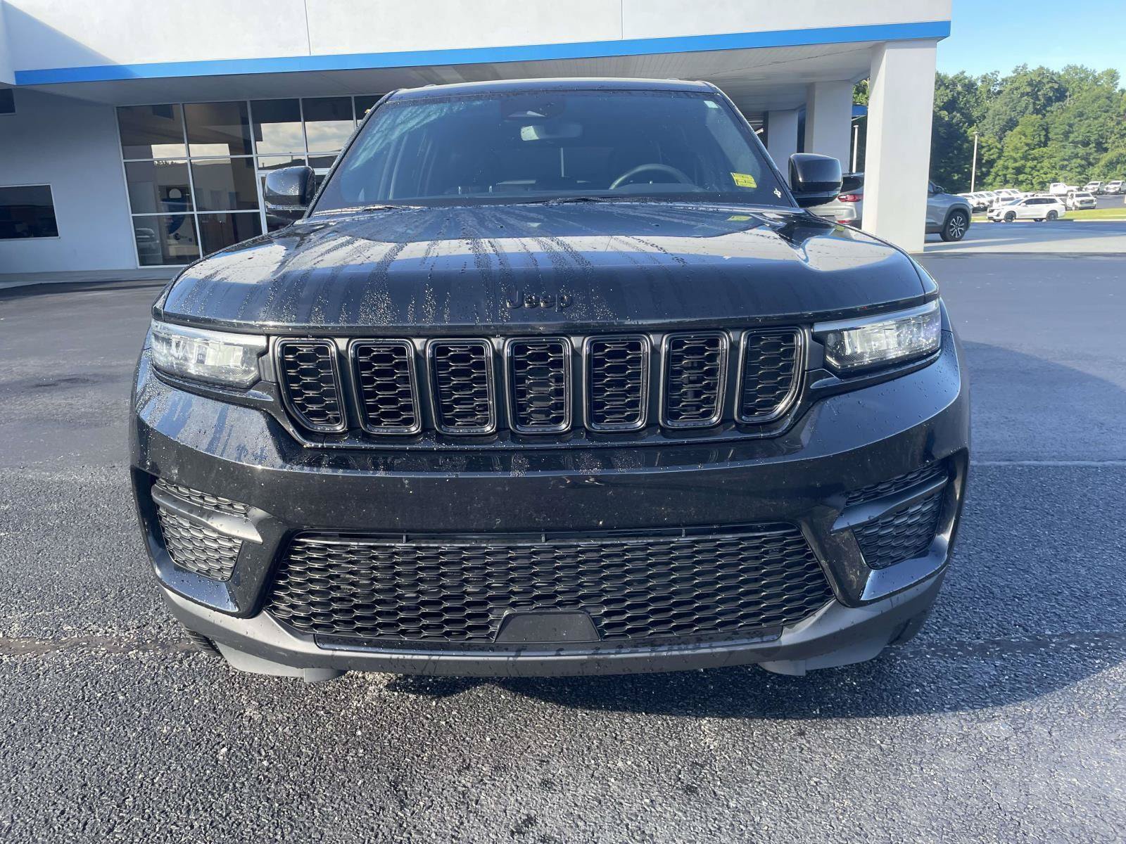 Certified 2023 Jeep Grand Cherokee Altitude AWD/4WD image 17