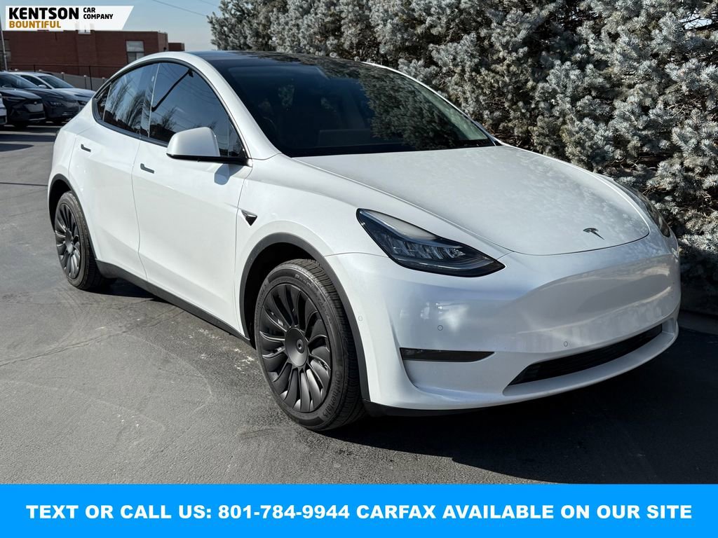 Used 2022 Tesla Model Y Long Range image 12