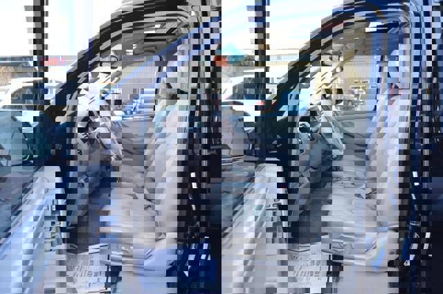 Used 2012 Nissan Frontier SL w/ Moonroof Pkg image 12