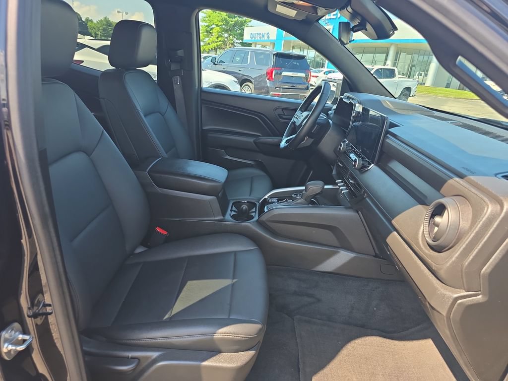 Used 2025 Chevrolet Colorado Trail Boss AWD/4WD image 19