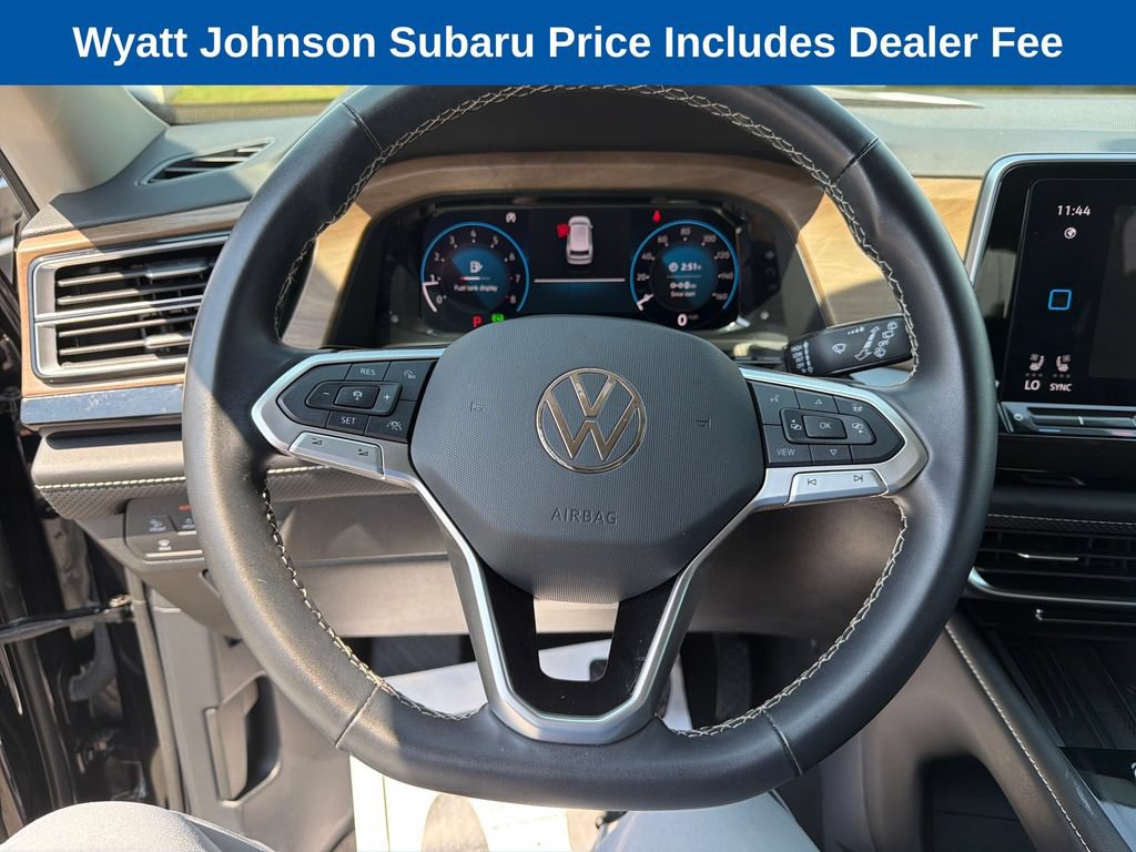 Used 2025 Volkswagen Atlas SE AWD/4WD image 19