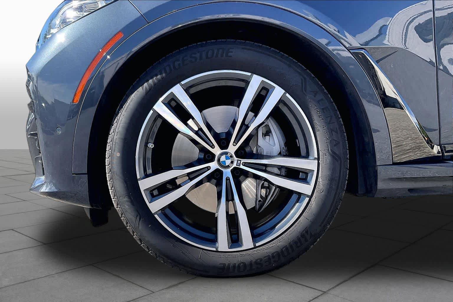 Used 2021 BMW X7 xDrive40i w/ M Sport Package AWD/4WD image 10