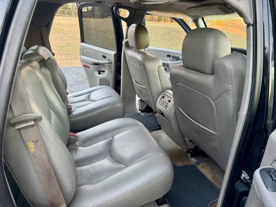 Used 2004 Chevrolet Tahoe LT w/ LT Preferred Equipment Group image 6