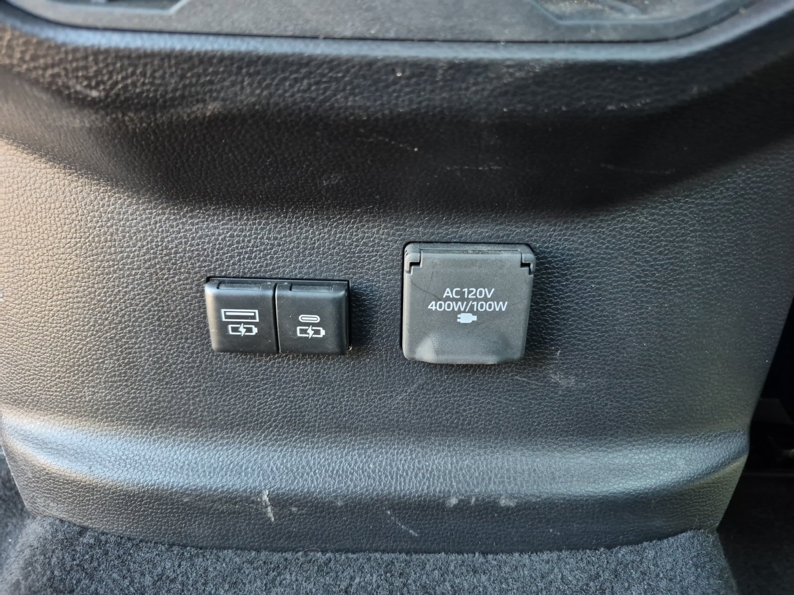 Used 2025 Toyota Tundra Limited AWD/4WD image 18