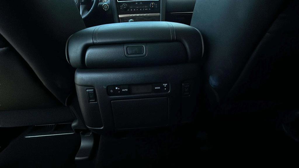 Used 2024 Nissan Armada Platinum w/ Cargo Package image 20