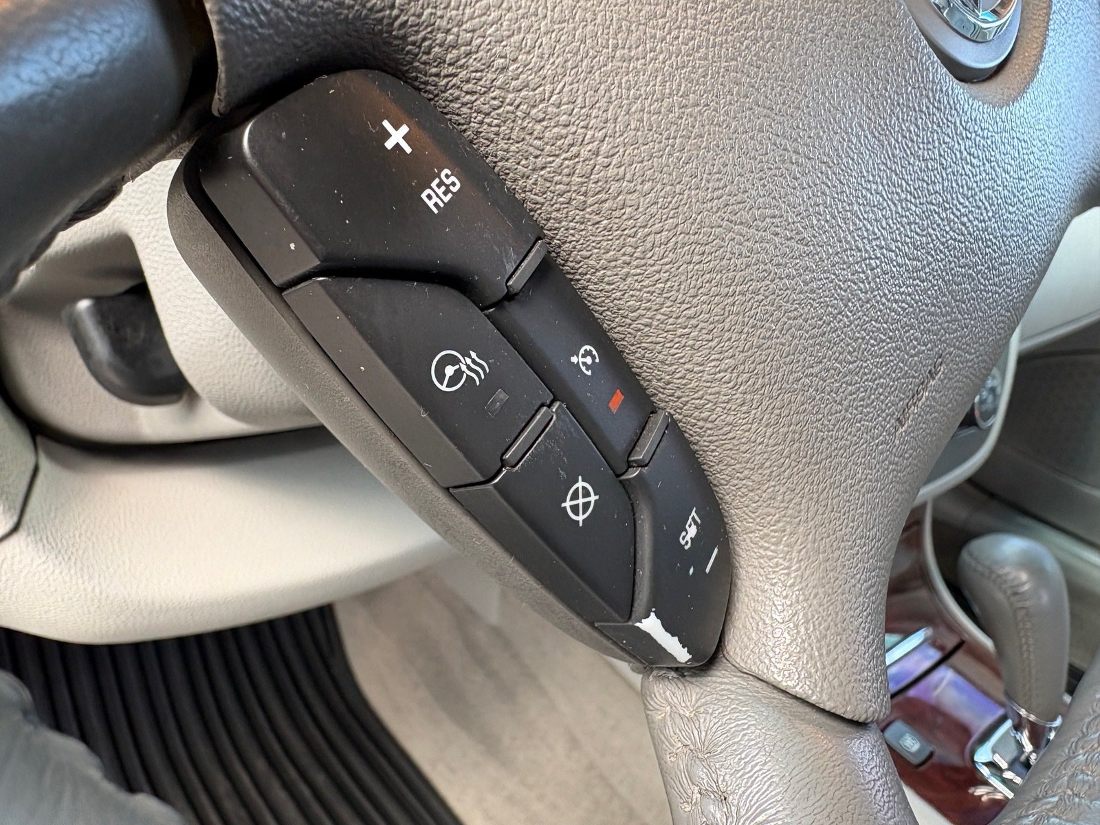 Used 2007 Buick Lucerne CXL FWD image 17