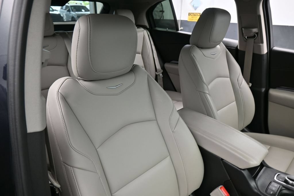 Used 2023 Cadillac XT4 Luxury FWD image 43