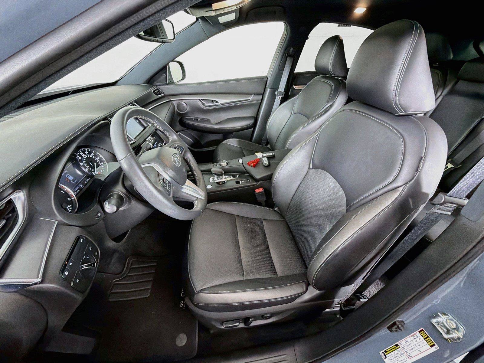 Used 2023 INFINITI QX55 Luxe w/ Accent Package AWD/4WD image 2