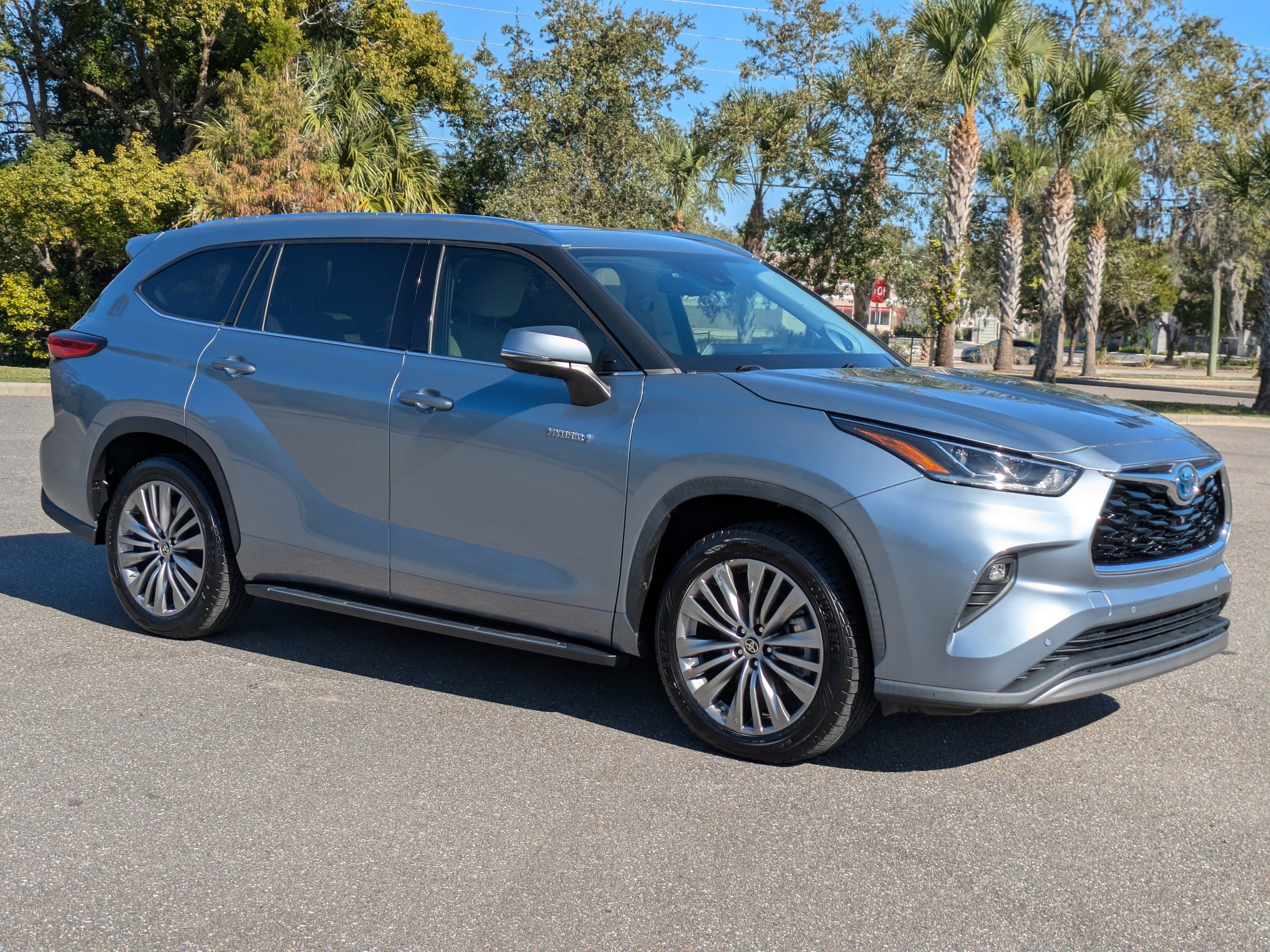 Used 2021 Toyota Highlander Platinum video 2