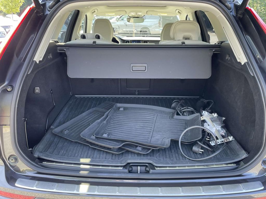Used 2023 Volvo XC60 T8 Ultimate w/ Protection Package Premier image 10