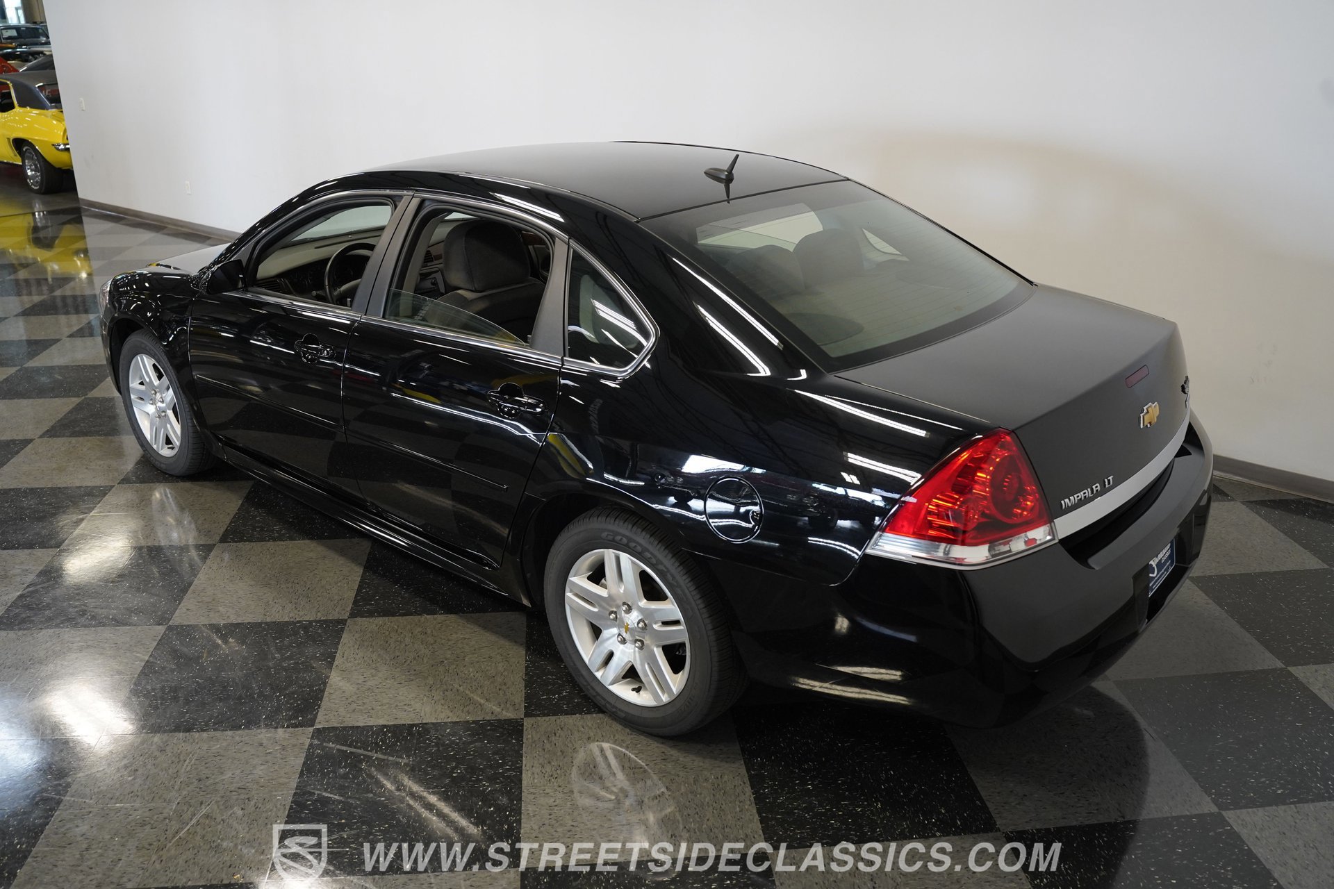 Used 2011 Chevrolet Impala LT image 13