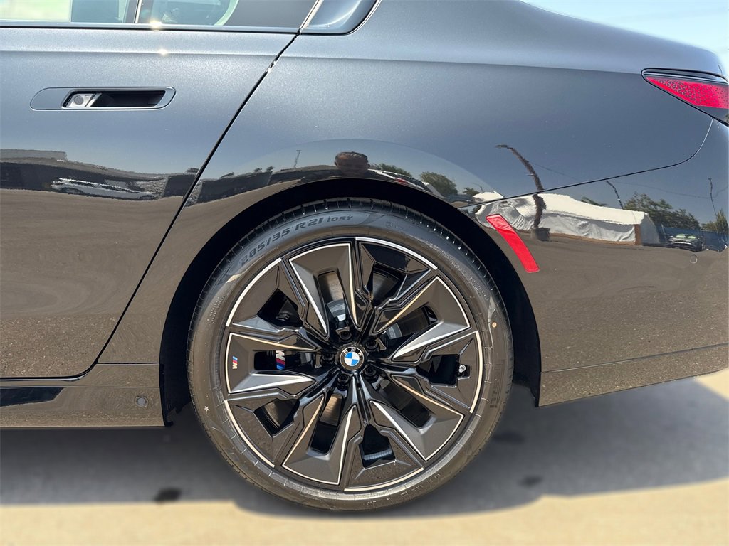New 2025 BMW 760i xDrive image 14