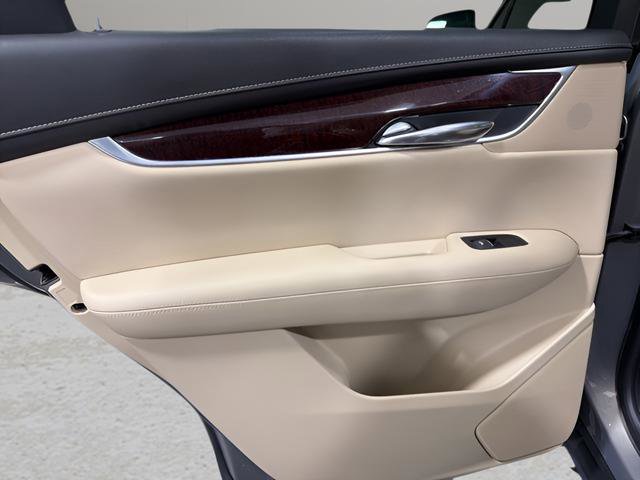 Used 2017 Cadillac XT5 Luxury w/ Driver Awareness Package FWD image 27