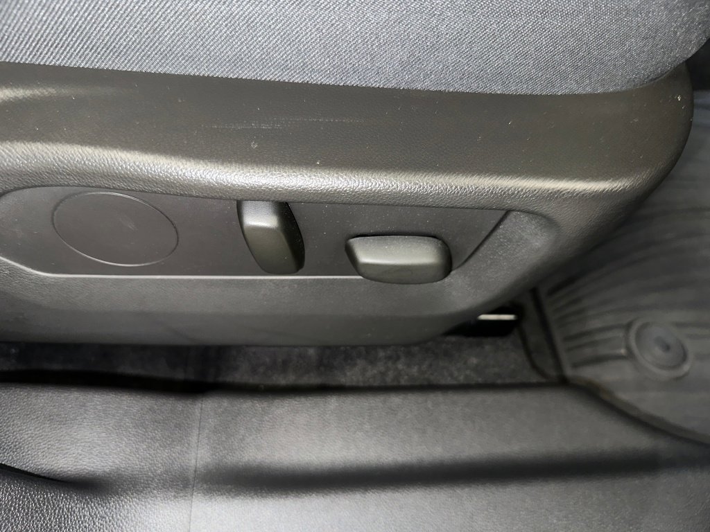 Certified 2023 Buick Envision Essence w/ Sport Touring Package image 35