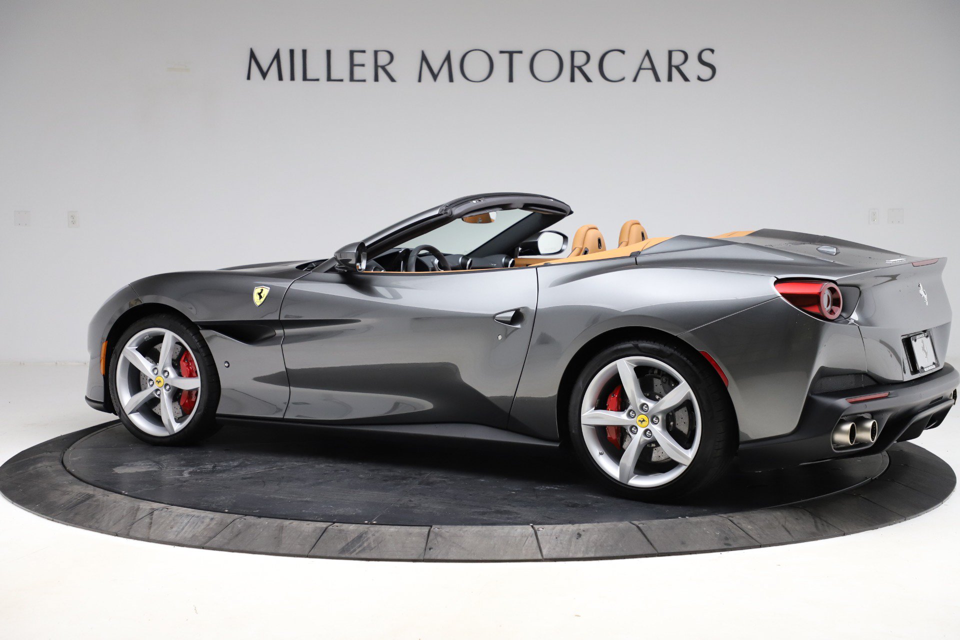 Certified 2020 Ferrari Portofino RWD image 5