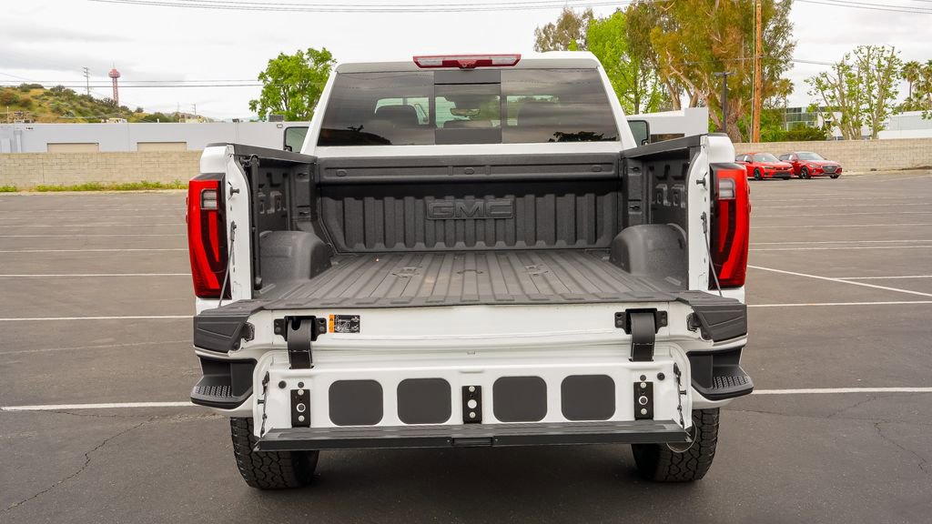 New 2025 GMC Sierra 2500 Denali w/ Denali Reserve Package image 13