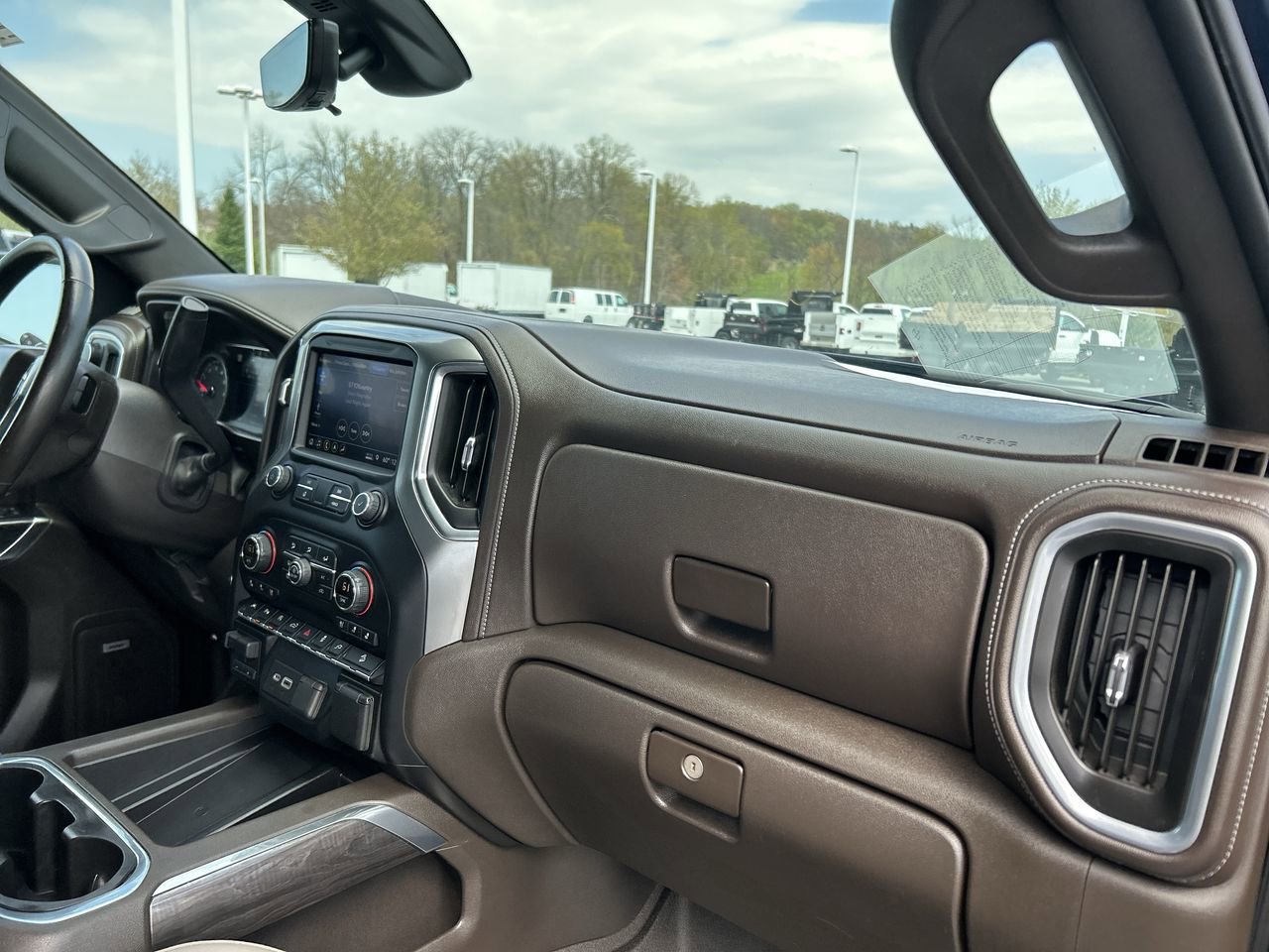 Used 2019 Chevrolet Silverado 1500 LTZ w/ LTZ Plus Package AWD/4WD image 16