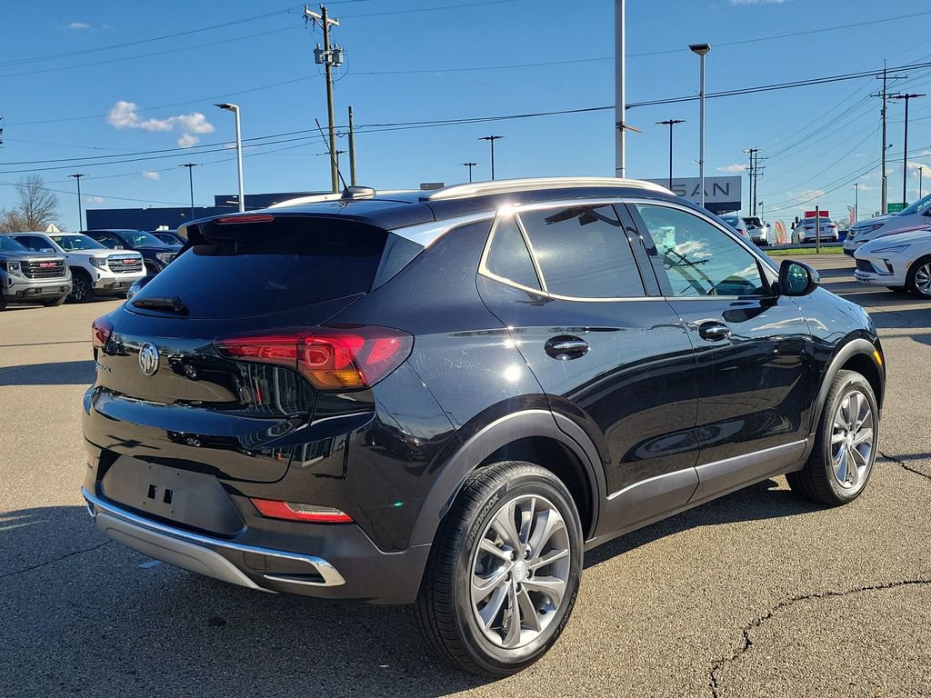 Used 2023 Buick Encore GX Essence w/ Experience Buick Package image 4