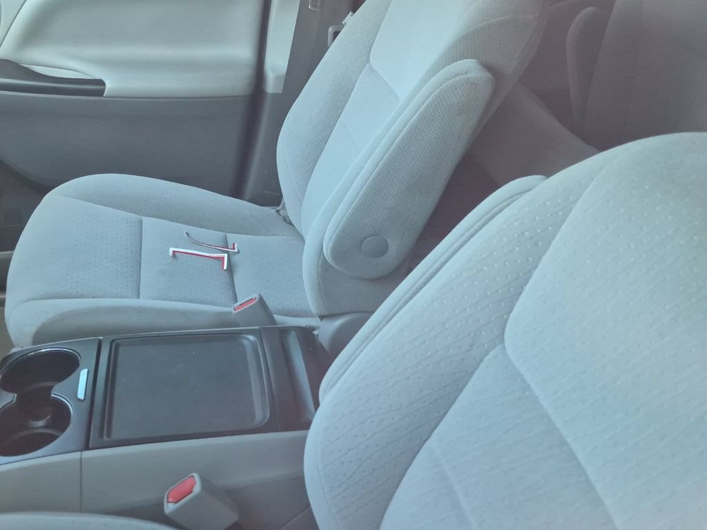 Used 2020 Toyota Sienna LE FWD image 7