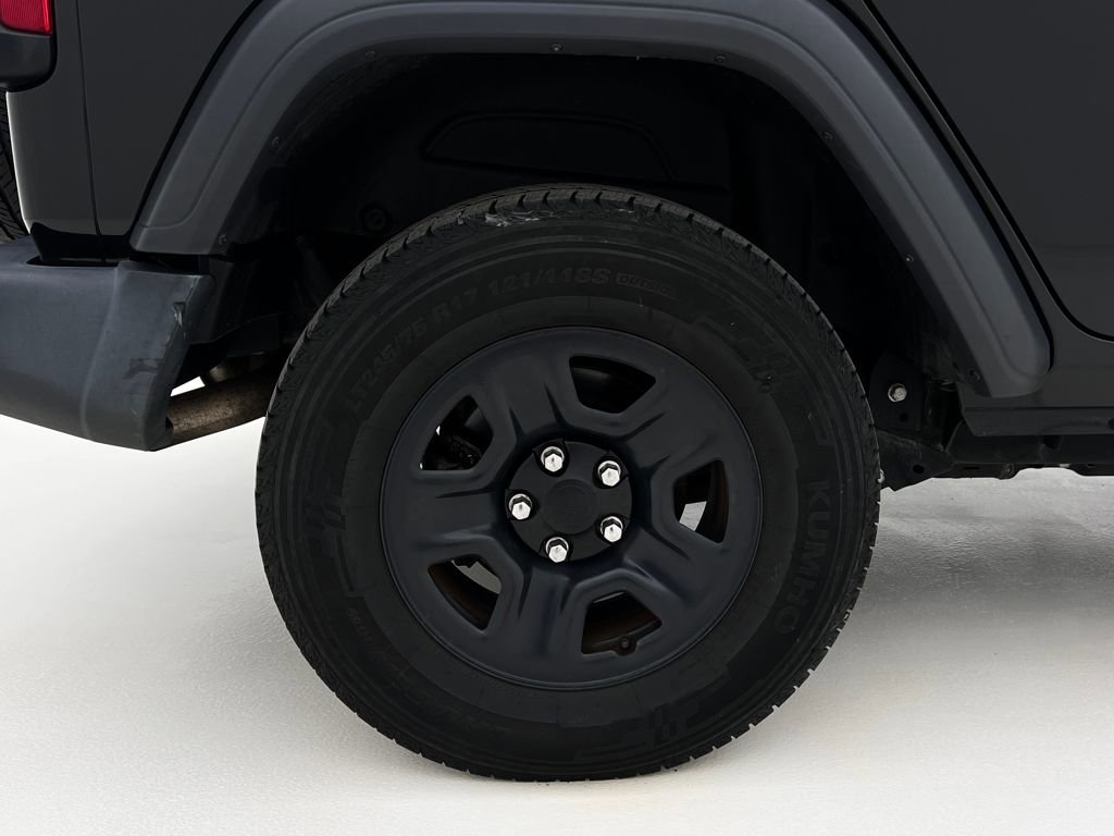 Used 2018 Jeep Wrangler Unlimited Sport image 31