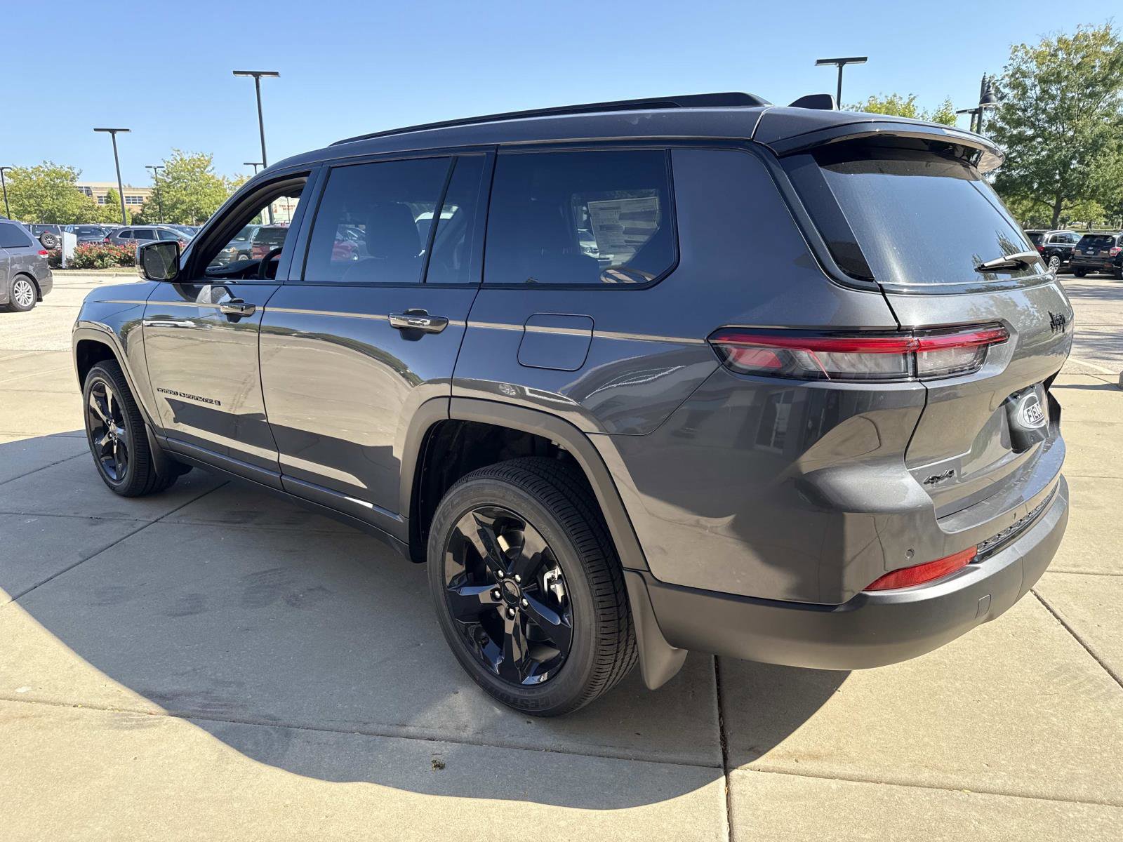 New 2025 Jeep Grand Cherokee L Altitude image 7