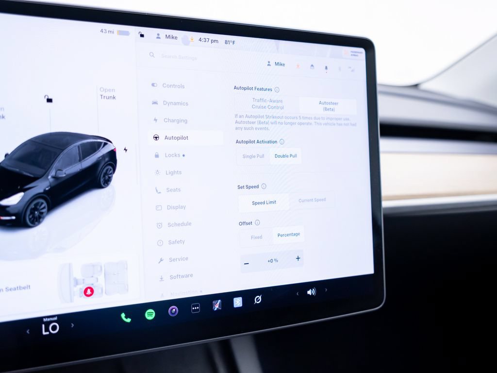 Used 2023 Tesla Model Y Long Range AWD/4WD image 28