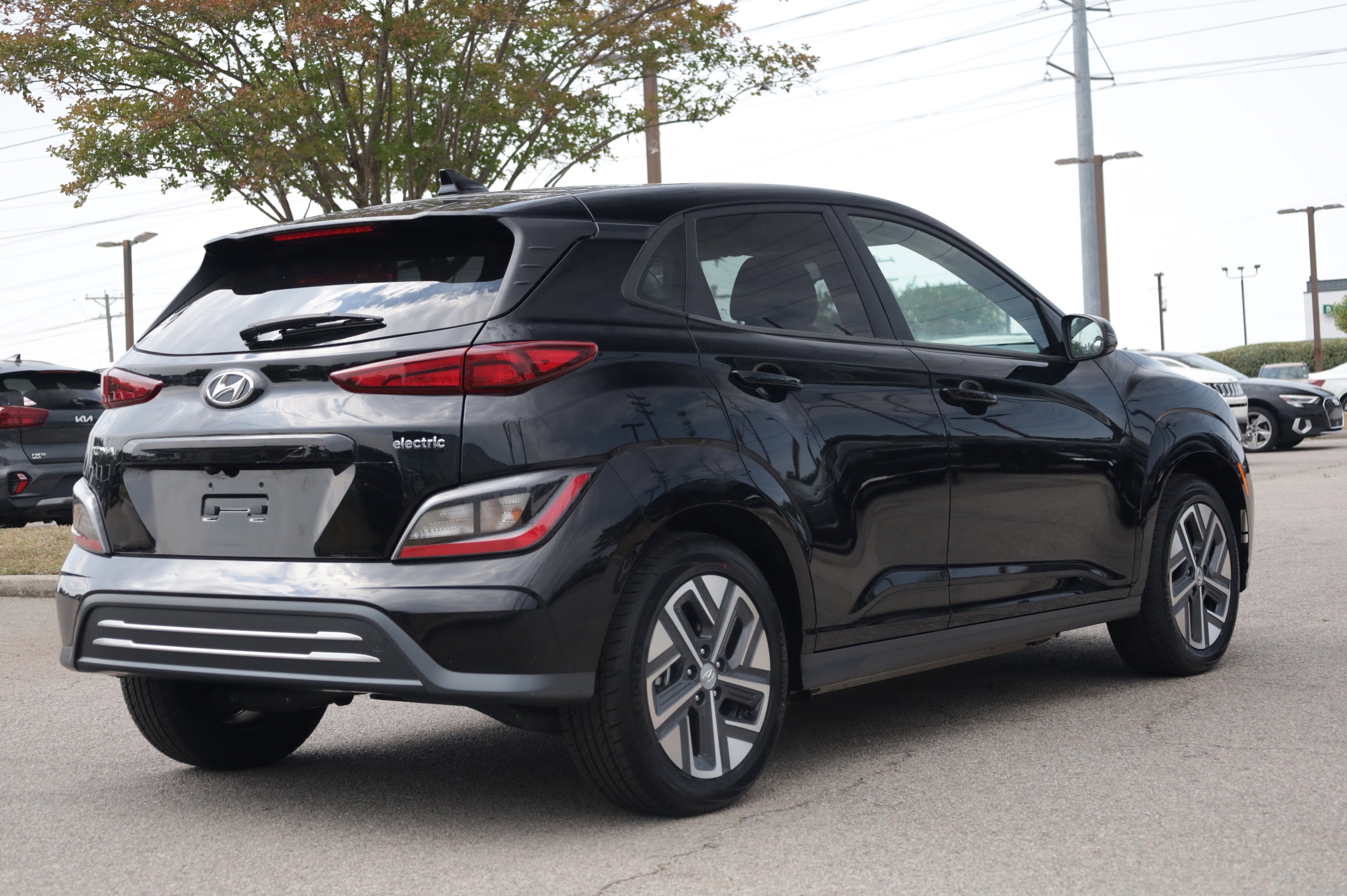 Used 2023 Hyundai Kona SEL FWD image 5