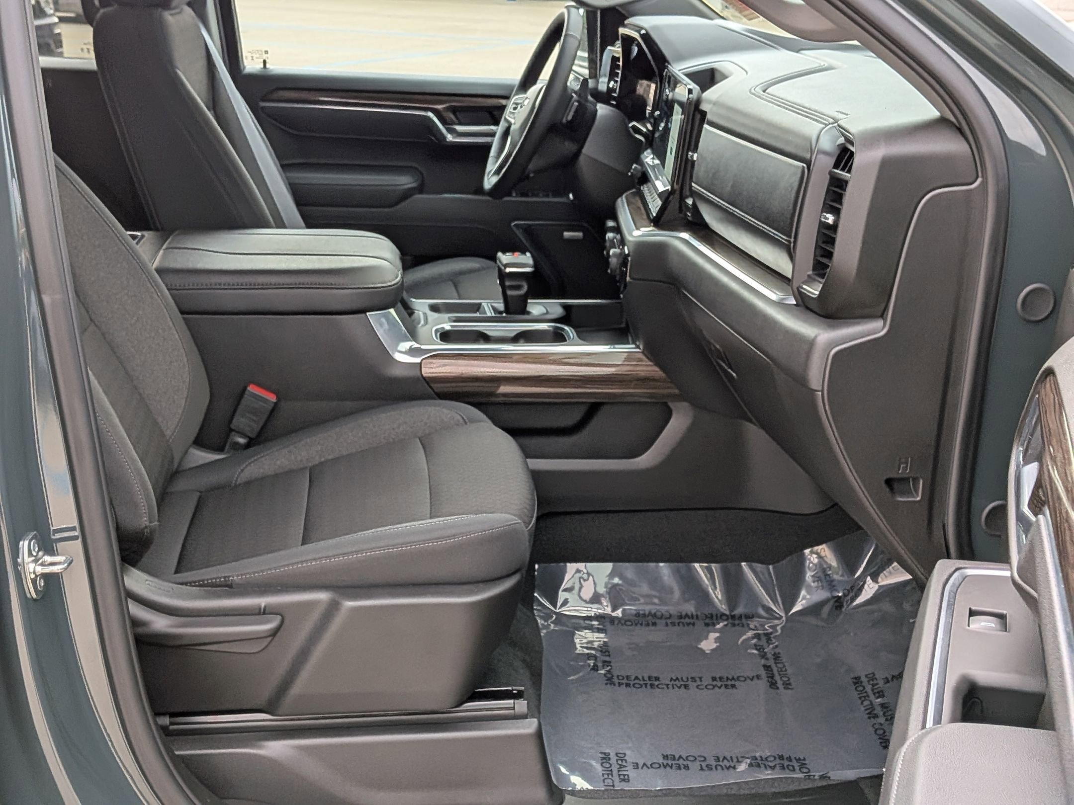 Used 2025 Chevrolet Silverado 1500 LT Trail Boss w/ Convenience Package II AWD/4WD image 29