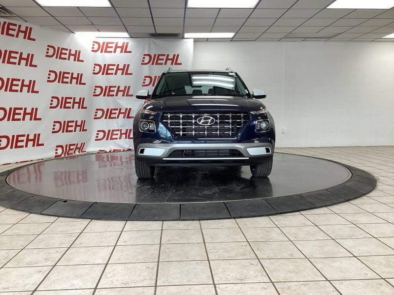 New 2026 Hyundai Venue SEL FWD image 2