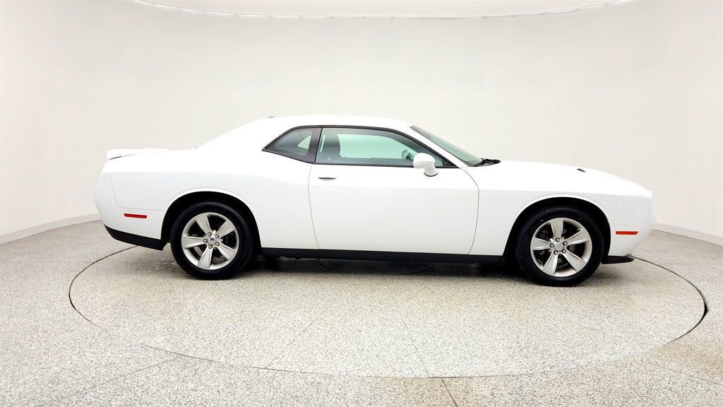 Used 2018 Dodge Challenger SXT image 4