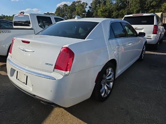 Certified 2021 Chrysler 300 Touring L RWD image 4