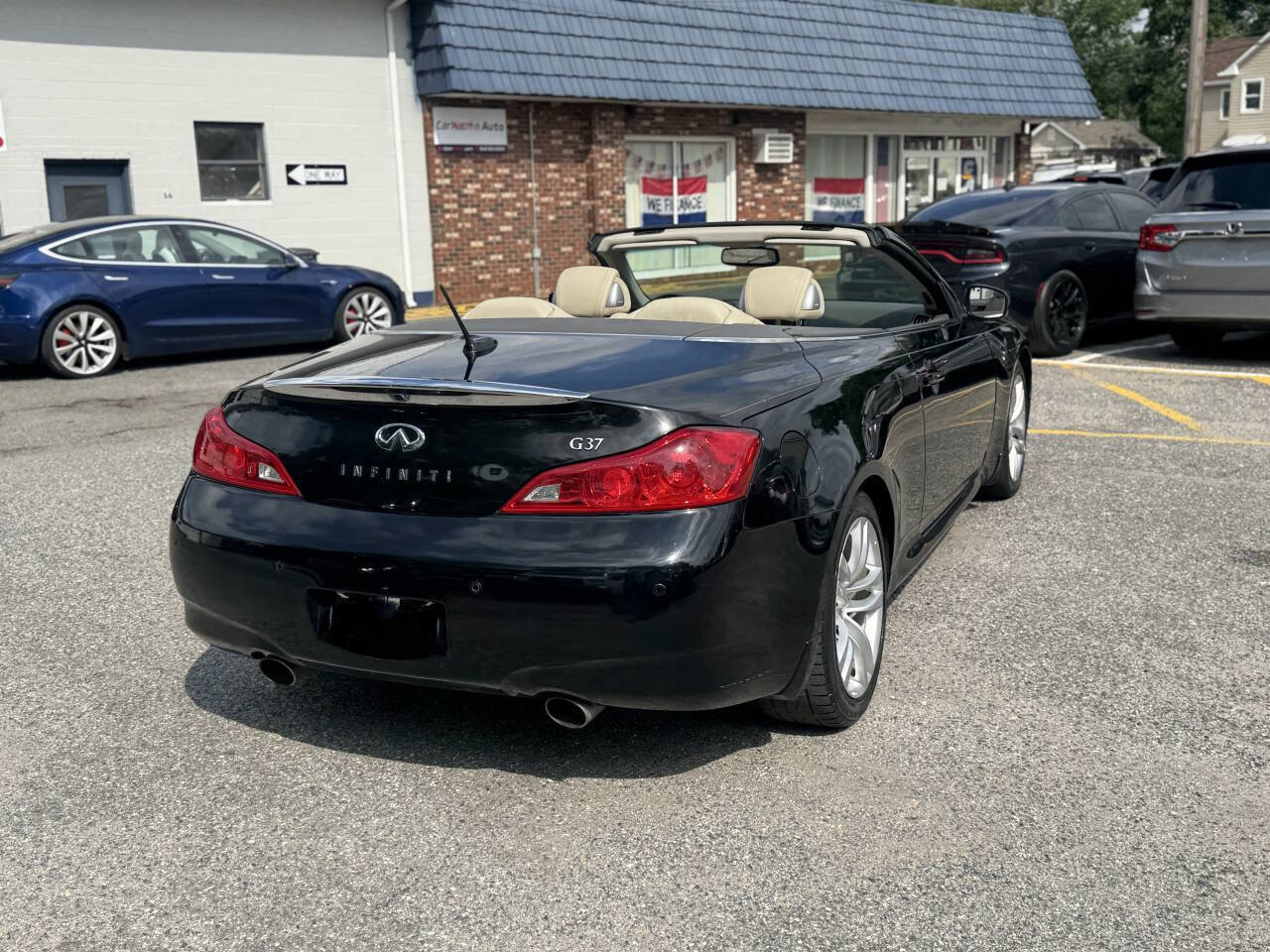 Used 2010 INFINITI G37 Base 2dr Convertible w/ Premium Pkg image 16