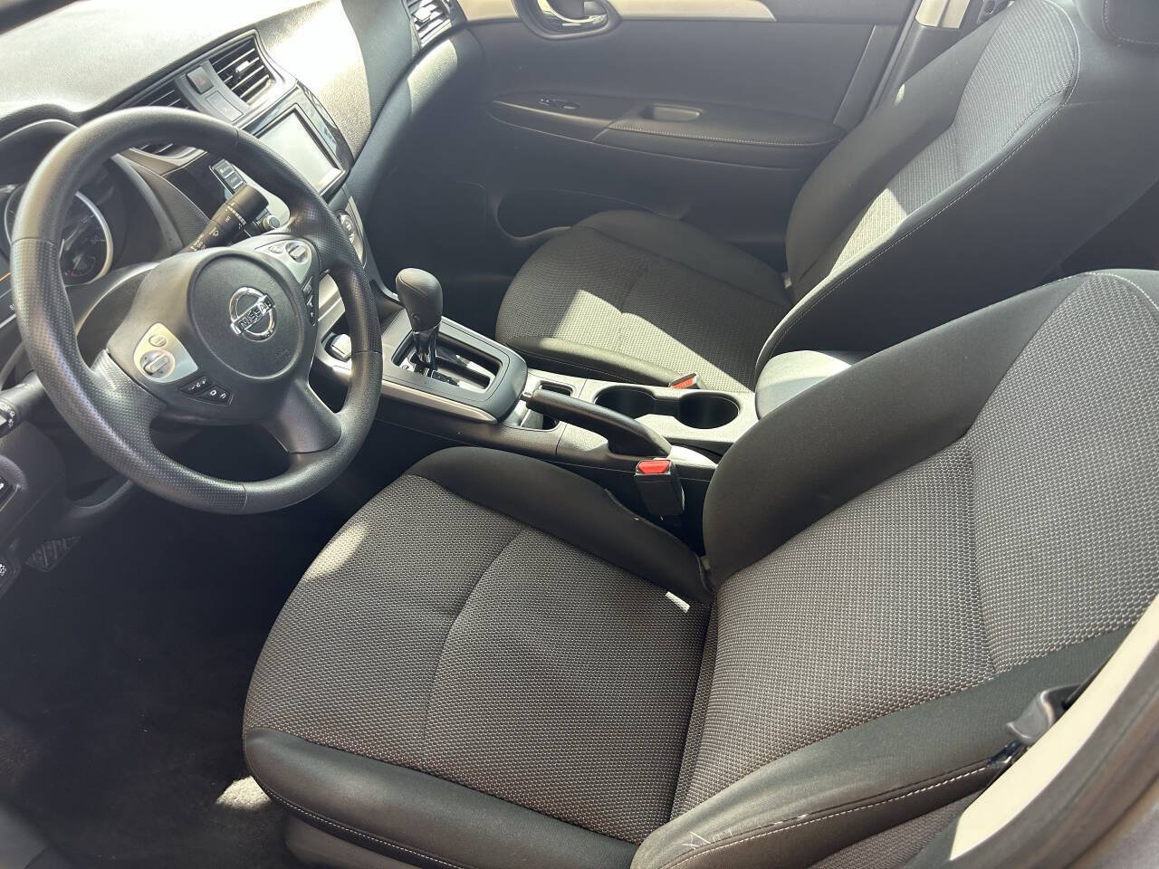Used 2019 Nissan Sentra S w/ Appearance Package FWD image 4