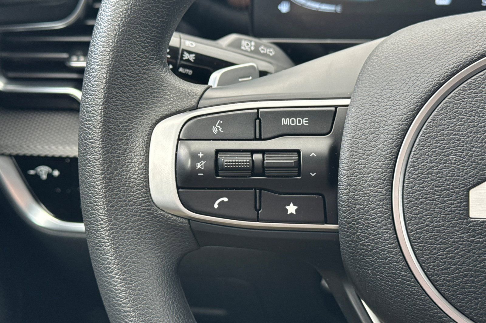 Certified 2025 Kia Sportage LX image 37