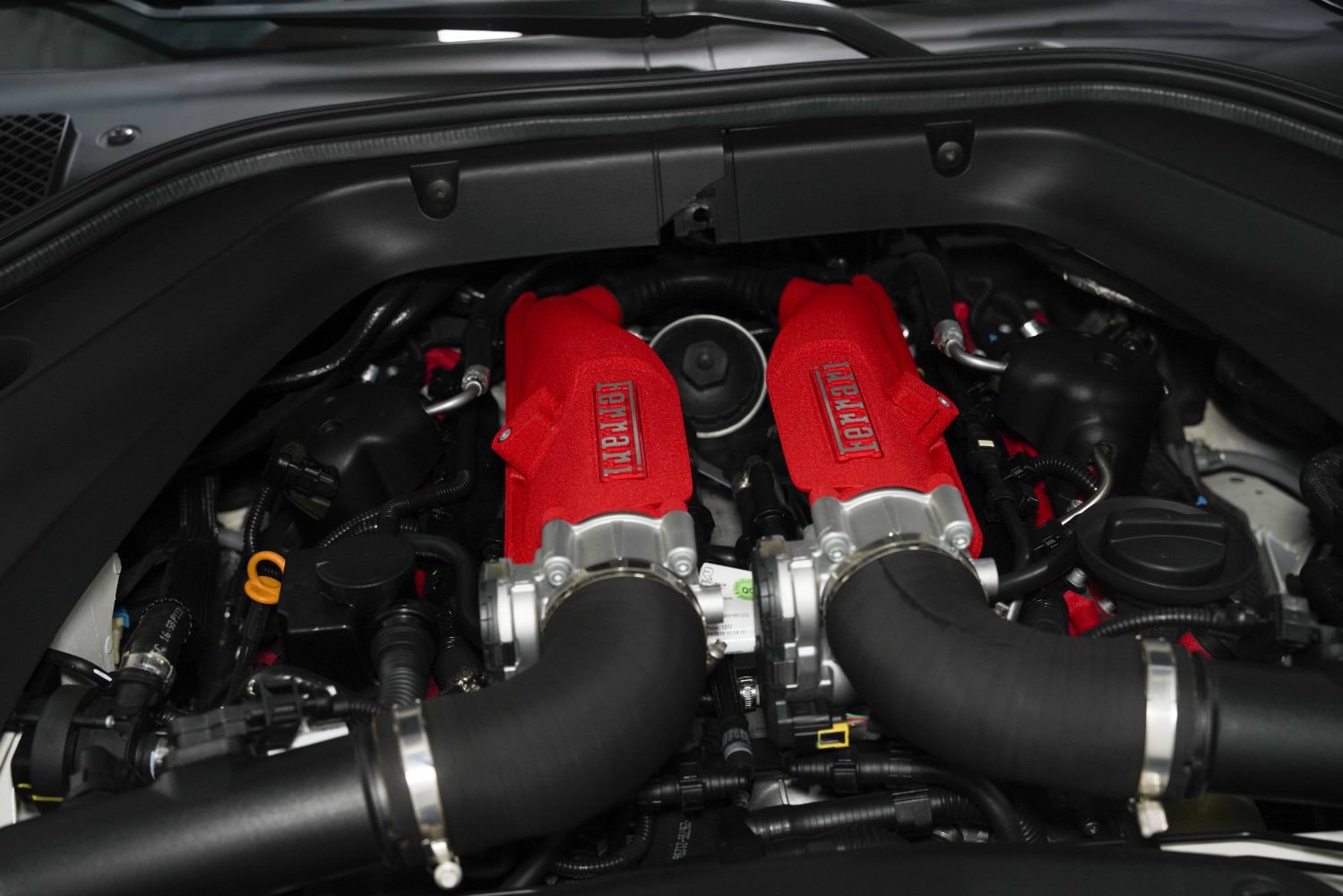 Used 2016 Ferrari California T RWD image 49