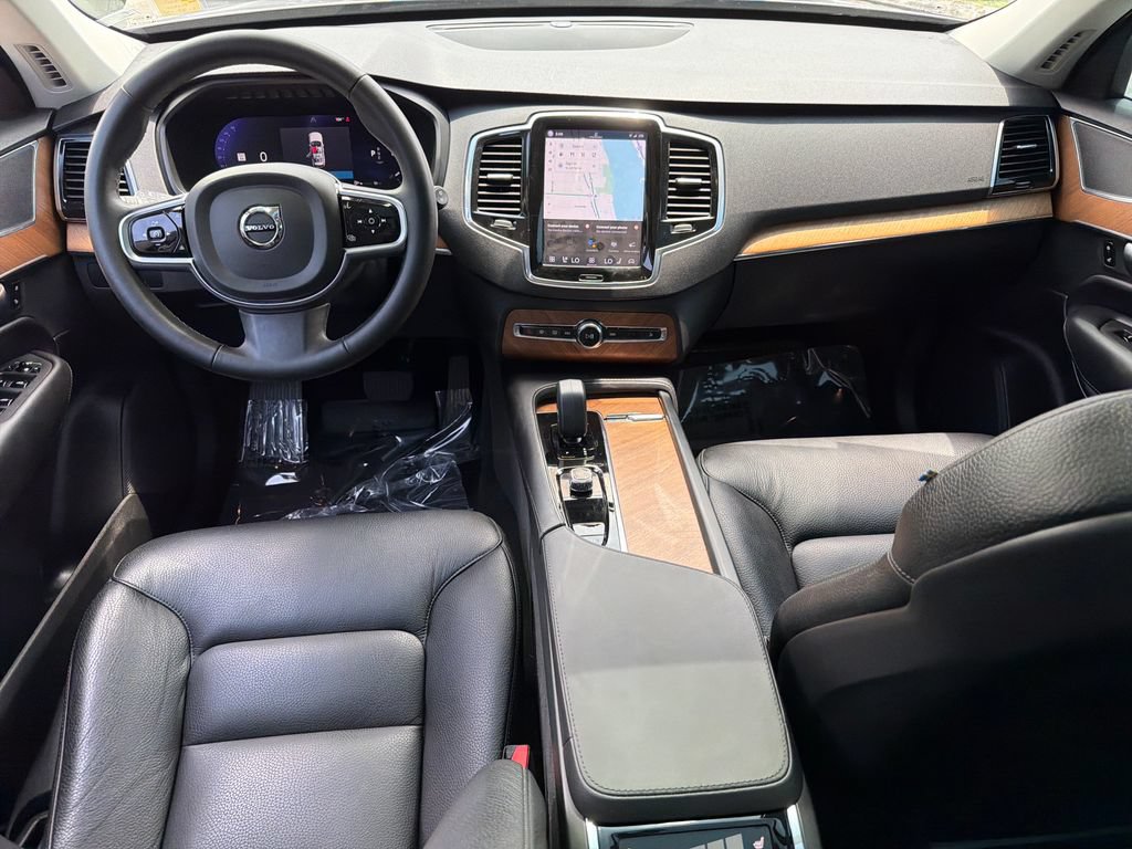 Used 2023 Volvo XC90 B5 Plus w/ Protection Package Premier AWD/4WD image 14